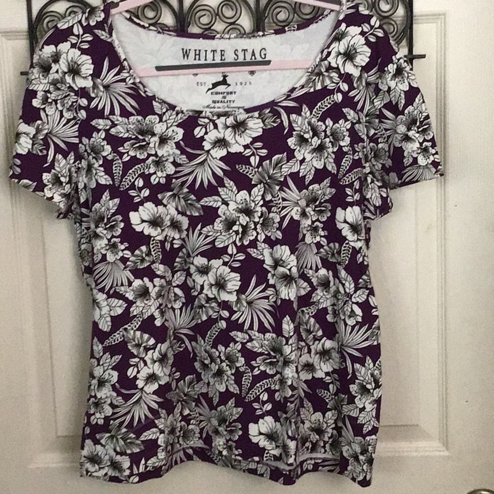 Floral scoopneck Tee White stag